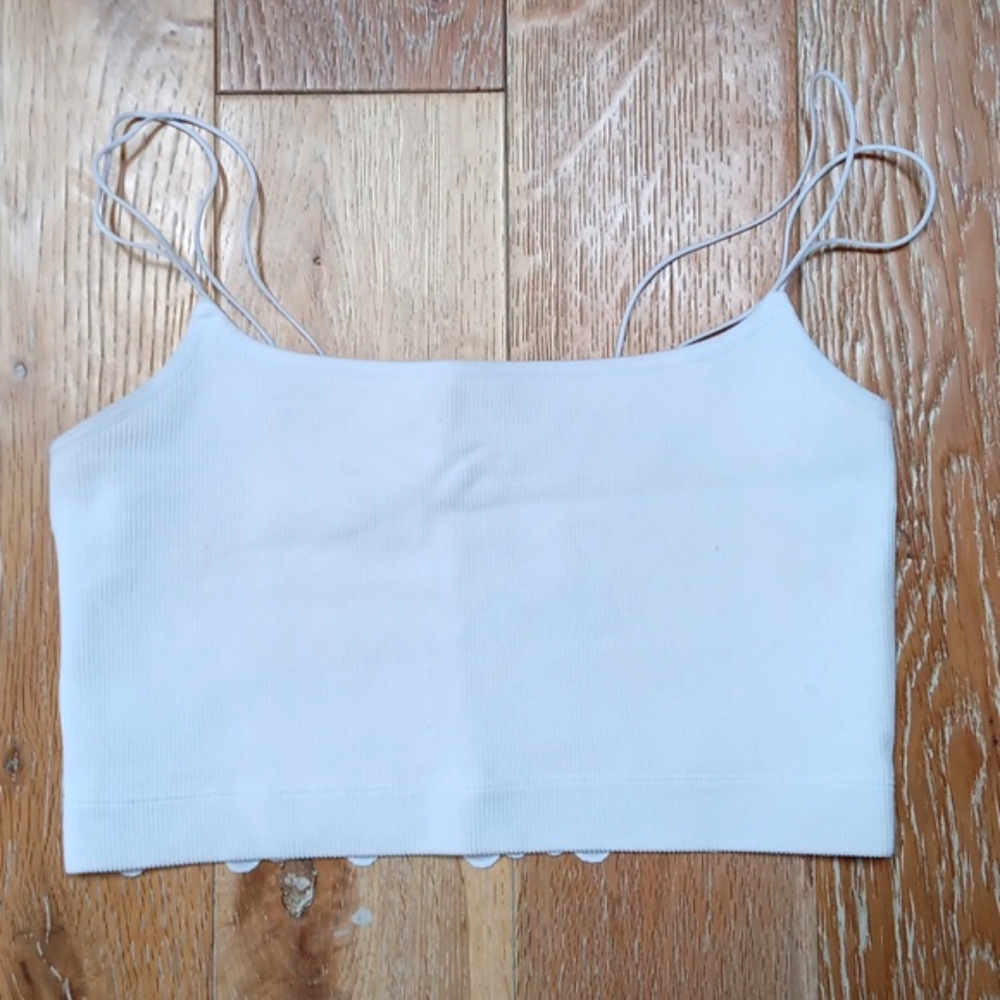 GILLY HICKS  Crop Tank Top, size M